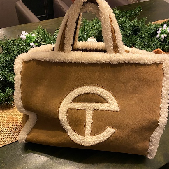 🔥TEFLAR/UGG TOTEBAG!!🔥 - Picture 1 of 2